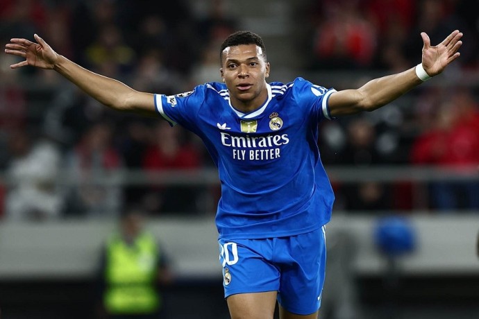 Мбаппе забил четыре гола в игре с "Олимпиакосом" и стал лучшим бомбардиром Лиги чемпионов Мбаппе забил четыре гола в игре с "Олимпиакосом" и стал лучшим бомбардиром Лиги чемпионов