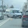 В Пензе из-за жесткой аварии с маршруткой парализовало улицу Кирова