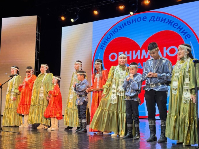 «Обнимаю сердцем»: в Якутске прошел благотворительный концерт