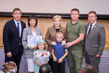 Ольга Любимова вручила медали «За любовь и верность» в Республике Алтай