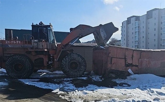 В Корсакове сносят заброшенные сараи и гаражи  - адреса