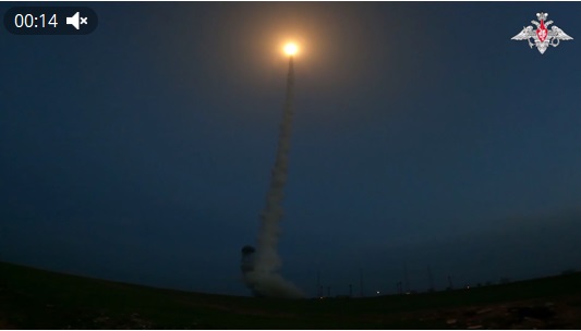 На полигоне Капустин Яр испытали перспективные образцы вооружений — Медведев На полигоне Капустин Яр испытали перспективные образцы вооружений — Медведев