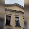 В центре Москвы на пешеходов рухнул фасад здания