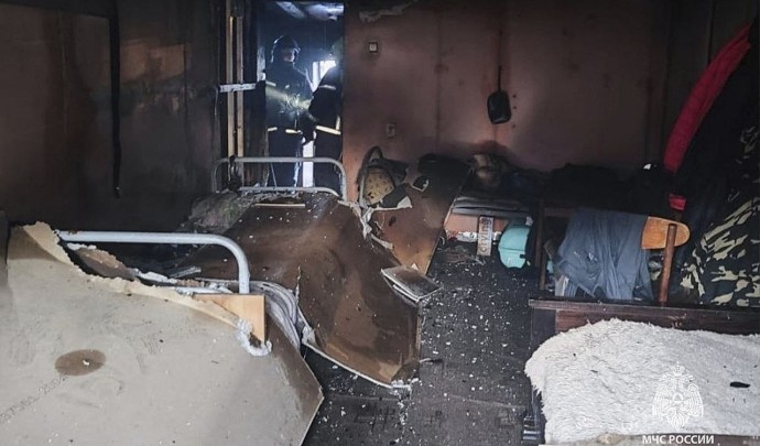 В Туле на улице Пробной произошел пожар в двух домах В Туле на улице Пробной произошел пожар в двух домах