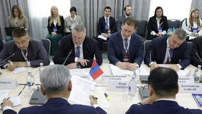 Алексей Оверчук провёл встречу с Первым вице-премьером, Министром экономики и развития Монголии Жадамбын Энхбаяром