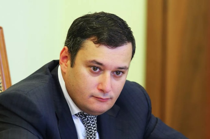 Хинштейн заявил, что за задержки и долги подрядчик будет «работать за еду»