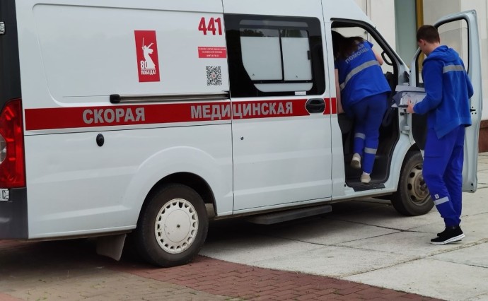 В Башкирии двухлетний малыш выпал из окна жилого дома