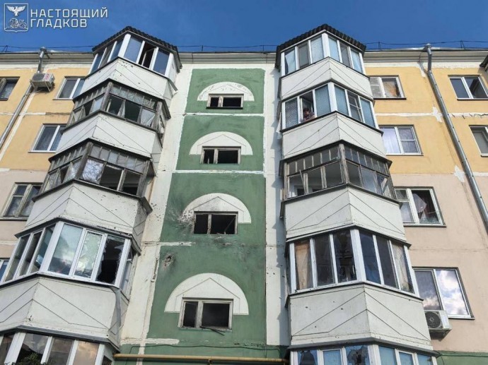 Женщина ранена при атаке беспилотника на многоэтажку под Белгородом