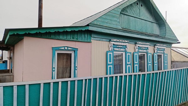 В Бурятии семья с шестью детьми переехала в большой дом из крохотной квартиры В Бурятии семья с шестью детьми переехала в большой дом из крохотной квартиры