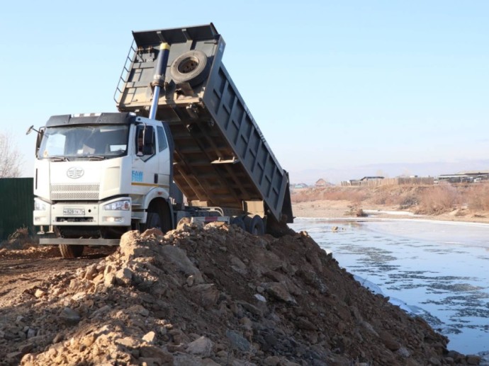 В Чите начались аварийно-восстановительные работы на реке