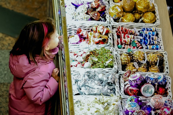 Роспотребнадзор даст советы родителям по выбору новогодних подарков