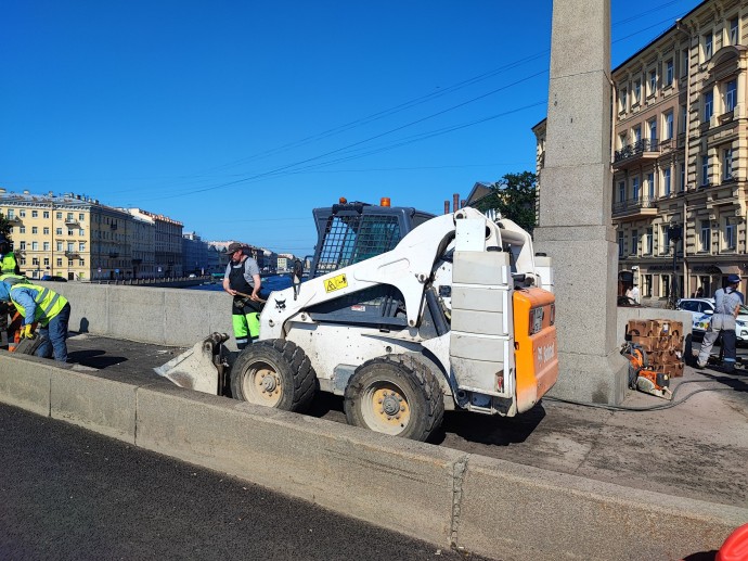 В Петербурге обновят Обуховский мост через реку Фонтанку