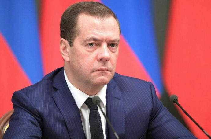 Медведев считает, что Зеленский референдумом о территориях хочет замедлить переговоры Медведев считает, что Зеленский референдумом о территориях хочет замедлить переговоры