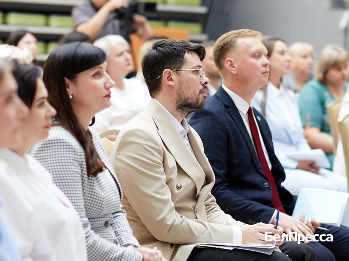 В Белгородской области запускают проект по снижению бюрократической нагрузки на учителей