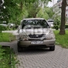 Автохам припарковал свой автомобиль прямо на тротуаре в Южно-Сахалинске