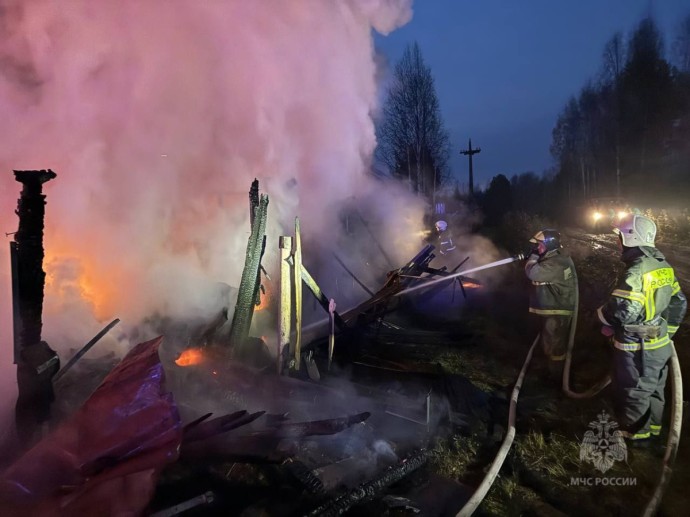 В Кировской области за сутки произошло пять пожаров и три ДТП В Кировской области за сутки произошло пять пожаров и три ДТП
