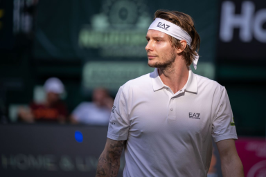 Бублик вышел в четвертьфинал "Мастерса", обыграв Фрица