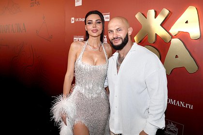 Оксана Самойлова разводится с Джиганом. Что случилось у «самой уставшей семьи России» и как они поделят роскошное имущество? Оксана Самойлова разводится с Джиганом. Что случилось у «самой уставшей семьи России» и как они поделят роскошное имущество?