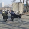 Дети на мопедах устроили опасные «покатушки» во Владивостоке