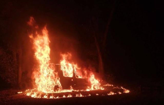 В Уфе на Интернациональной сгорела иномарка В Уфе на Интернациональной сгорела иномарка