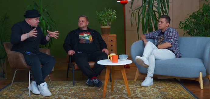 На съемках «Горящей коровы» Роман Корнеев и Криштиану Роналду играли в футбол На съемках «Горящей коровы» Роман Корнеев и Криштиану Роналду играли в футбол