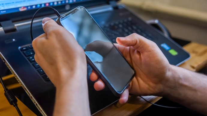 Минцифры опровергло сообщения о взломе мессенджера Max Минцифры опровергло сообщения о взломе мессенджера Max