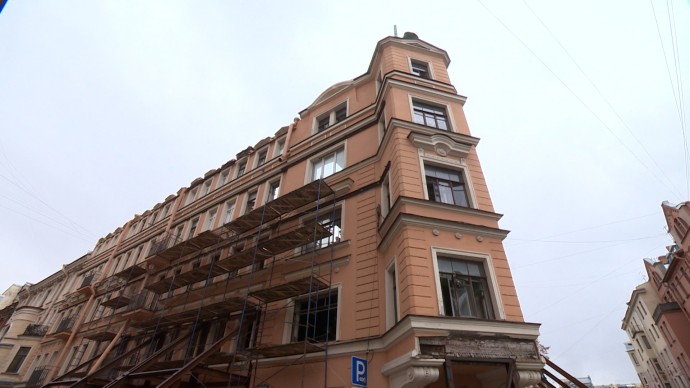 Дом на Большой Зелениной улице, частично обрушившийся прошлым летом, готов на 50%: ход работ проверил Евгений Разумишкин Дом на Большой Зелениной улице, частично обрушившийся прошлым летом, готов на 50%: ход работ проверил Евгений Разумишкин