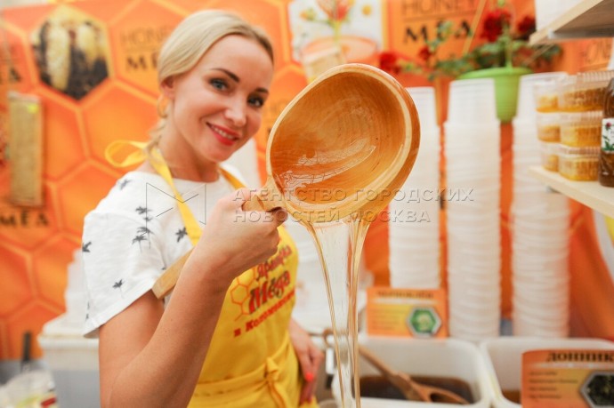 Роскачество: Мед употребляют 80% населения РФ Роскачество: Мед употребляют 80% населения РФ