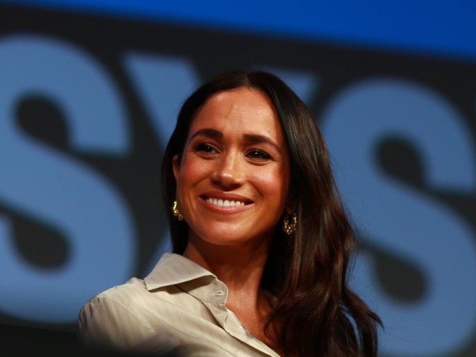 Меган Маркл вызвала критику походкой на Неделе моды в Париже – детали