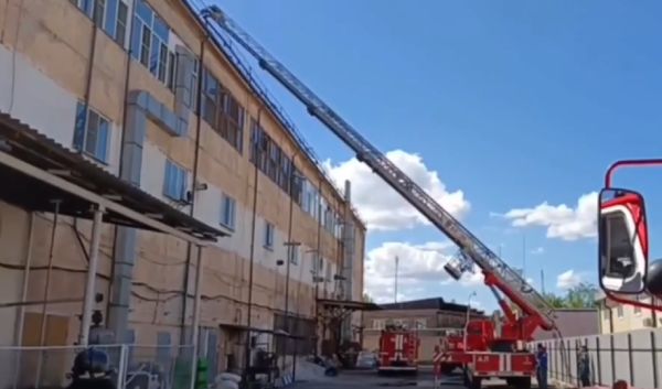 В Улан-Удэ потушили пожар в производственном здании