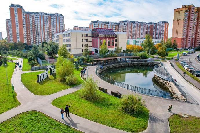 В нескольких районах Москвы обновили места для прогулок