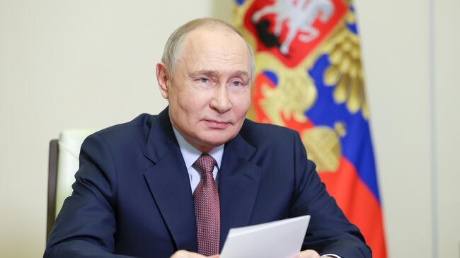 Путин предложил Совбезу обсудить вопросы, связанные с развитием ОПК