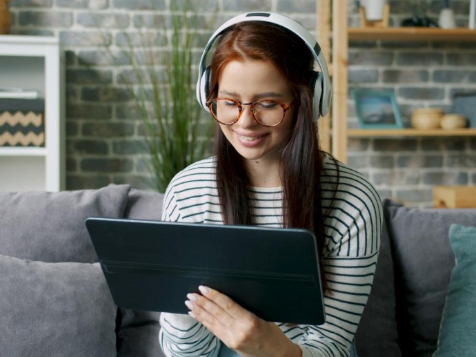 Беспроводные наушники признали безопасными для слуха — учёные