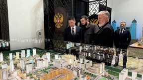 Александр Новак принял участие в открытии нового района имени Владимира Путина в Грозном