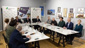 Дмитрий Патрушев встретился с победителями первого конкурса грантов Президентского фонда природы