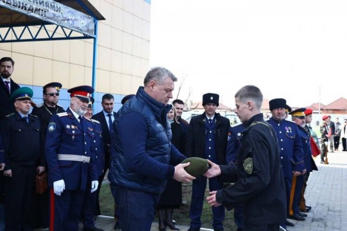 Лучшим астраханским кадетам вручили оливковые береты