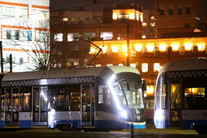 Трамваи №7 и 50 задерживаются на улице Дурова Трамваи №7 и 50 задерживаются на улице Дурова