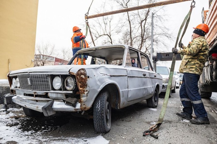 Владивосток продолжает избавляться от автохлама Владивосток продолжает избавляться от автохлама