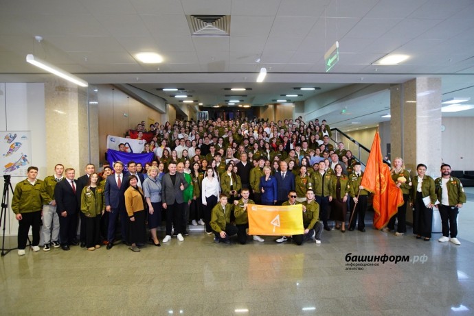 Радий Хабиров поделился планами поддержки студенческих стройотрядов