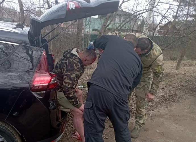 В Ярославле росгвардейцы оказали первую помощь попавшему в ДТП мужчине