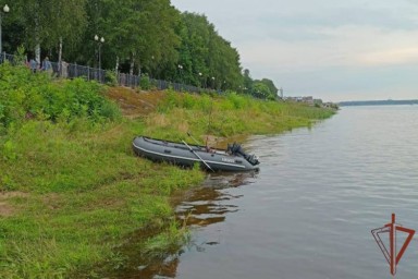 Рыбинске бойцы ОМОН обезвредили неуправляемую моторную лодку