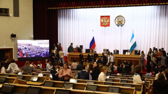 Участники Дня открытых дверей в БАГСУ представили себя в роли депутатов