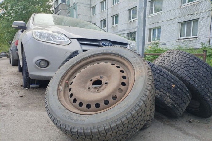 В марте стоимость автомобилей в Петербурге снизилась до 3,4 млн рублей