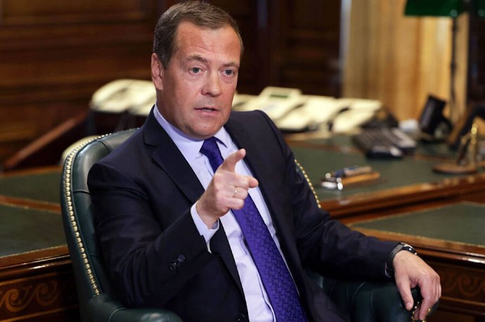 Медведев жестко ответил сенатору Грэму на угрозы по Украине