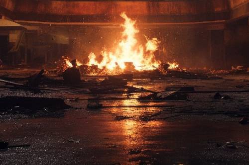 В Тынде горел гараж с автомобилем внутри