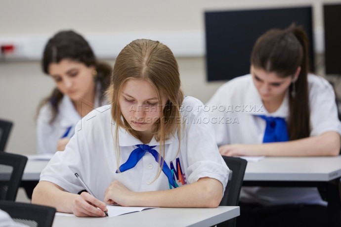 Собянин: К Дню народного единства дети написали 15 тыс. писем военнослужащим