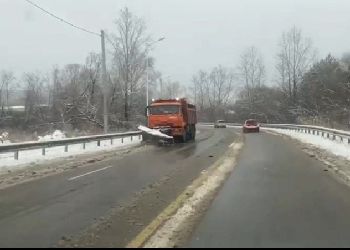 Дороги Приамурья чистят 80 единиц техники