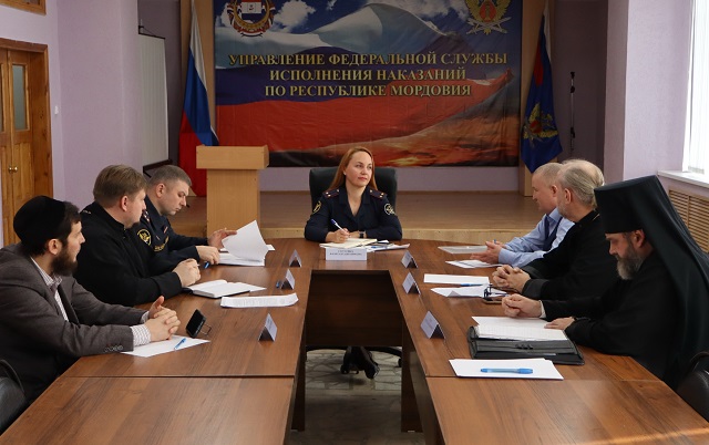 В УФСИН по Мордовии обсудили вопросы сотрудничества с представителями Духовенства В УФСИН по Мордовии обсудили вопросы сотрудничества с представителями Духовенства