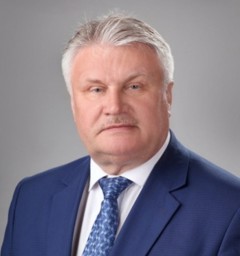 Владимир Кадачигов: «Встаю в четыре утра, думаю о школе»...