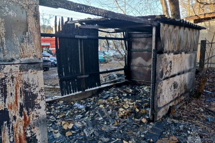 9 специалистов МЧС ликвидировали пожар на Вокзальной улице